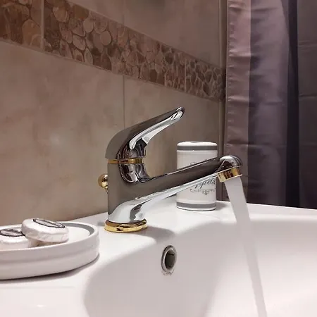 דירה Anesi To Rent אולימפיה