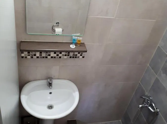 Anesi To Rent Appartement *